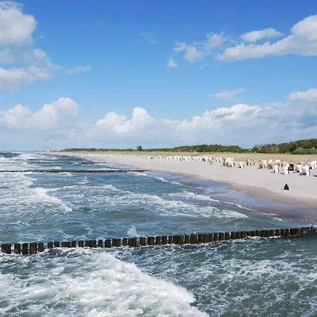 Doppelhaushaelfte بيت للعطل