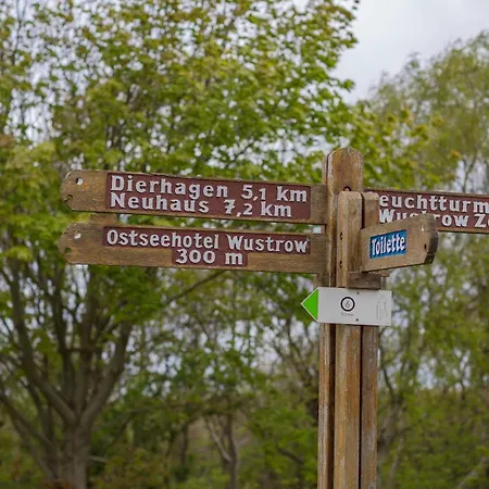 Doppelhaushaelfte بيت للعطل *